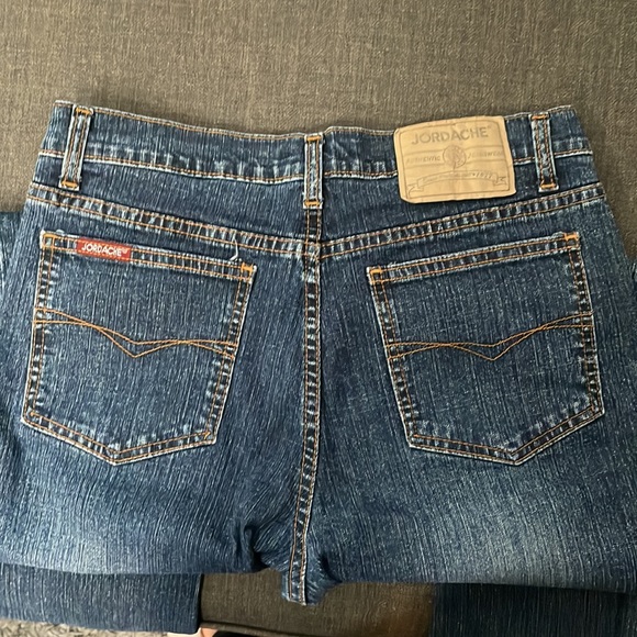 Barely used blue jeans - Picture 5 of 5